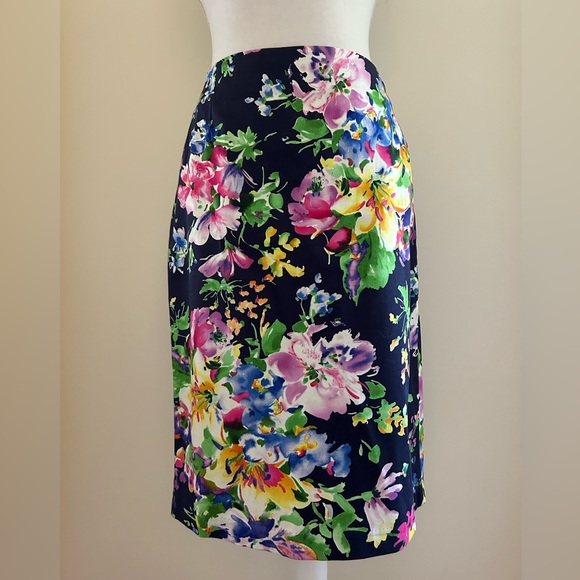 Ralph Lauren Dresses & Skirts - 😍Pretty Navy Flower Print Skirt
